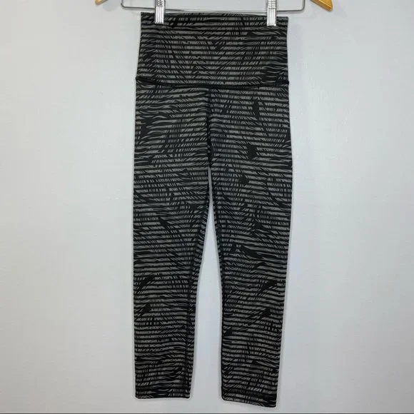 Lululemon Wunder Under Feather Print Crop Leggings - Picture 1 of 9